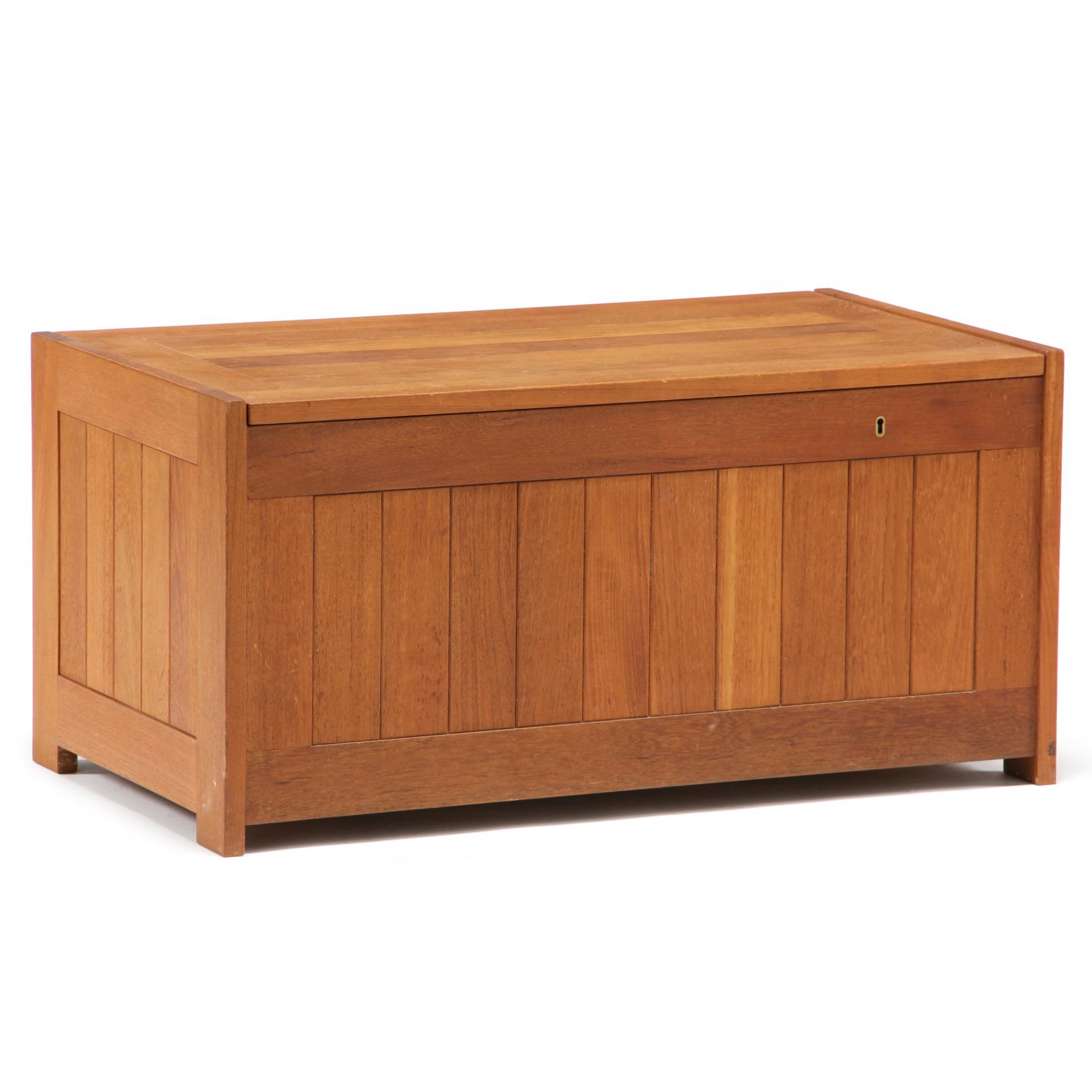 illums-bolighus-blanket-chest